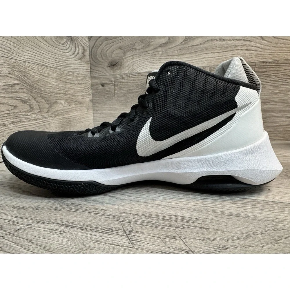 Nike Air Versatile Basketball Running Shoes Sneakers Athletic Women's 7 Black